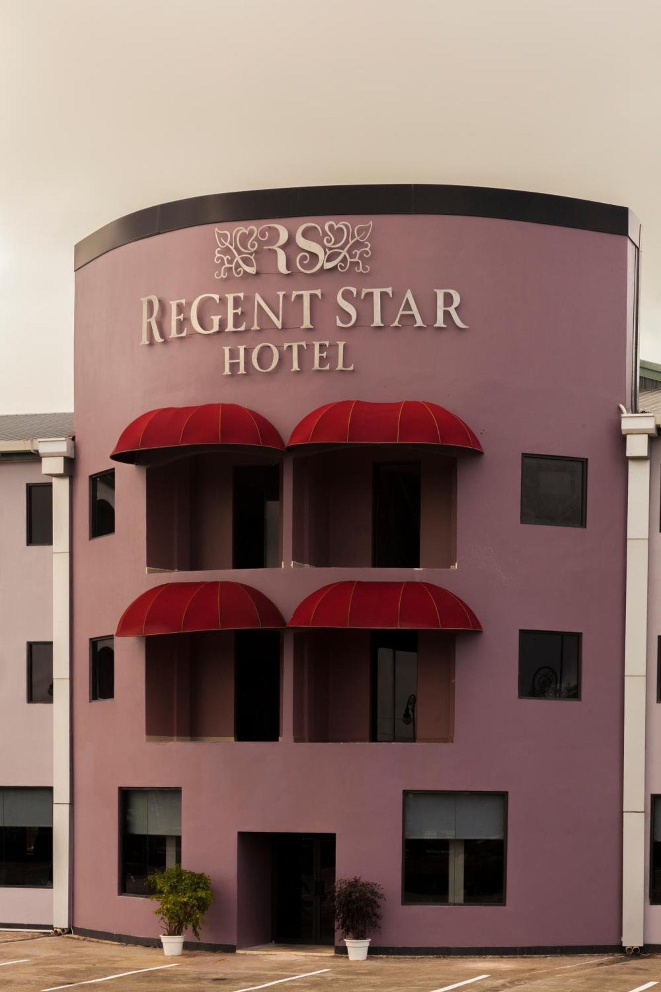 Regent Star Hotel Piarco Esterno foto
